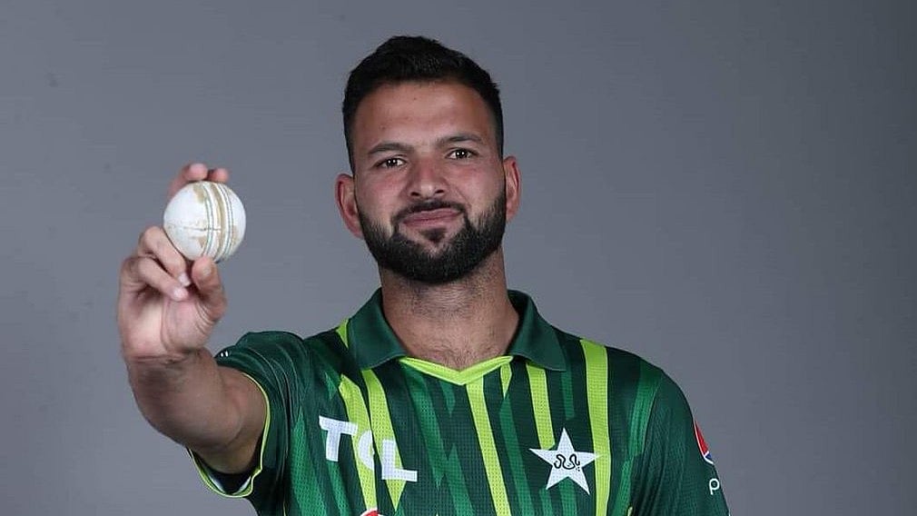 Photo: X | Nawaz : Pakistan's fast bowler Ihsanullah.